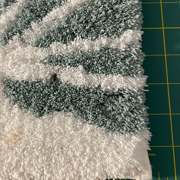 Palm Tree Patterned Rug - Picture 3 of 4